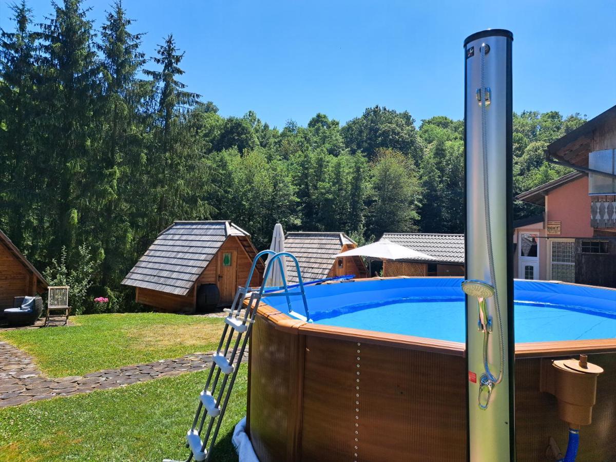 Glamping Naselje Zeleni Turizem 호텔 마콜레 외부 사진